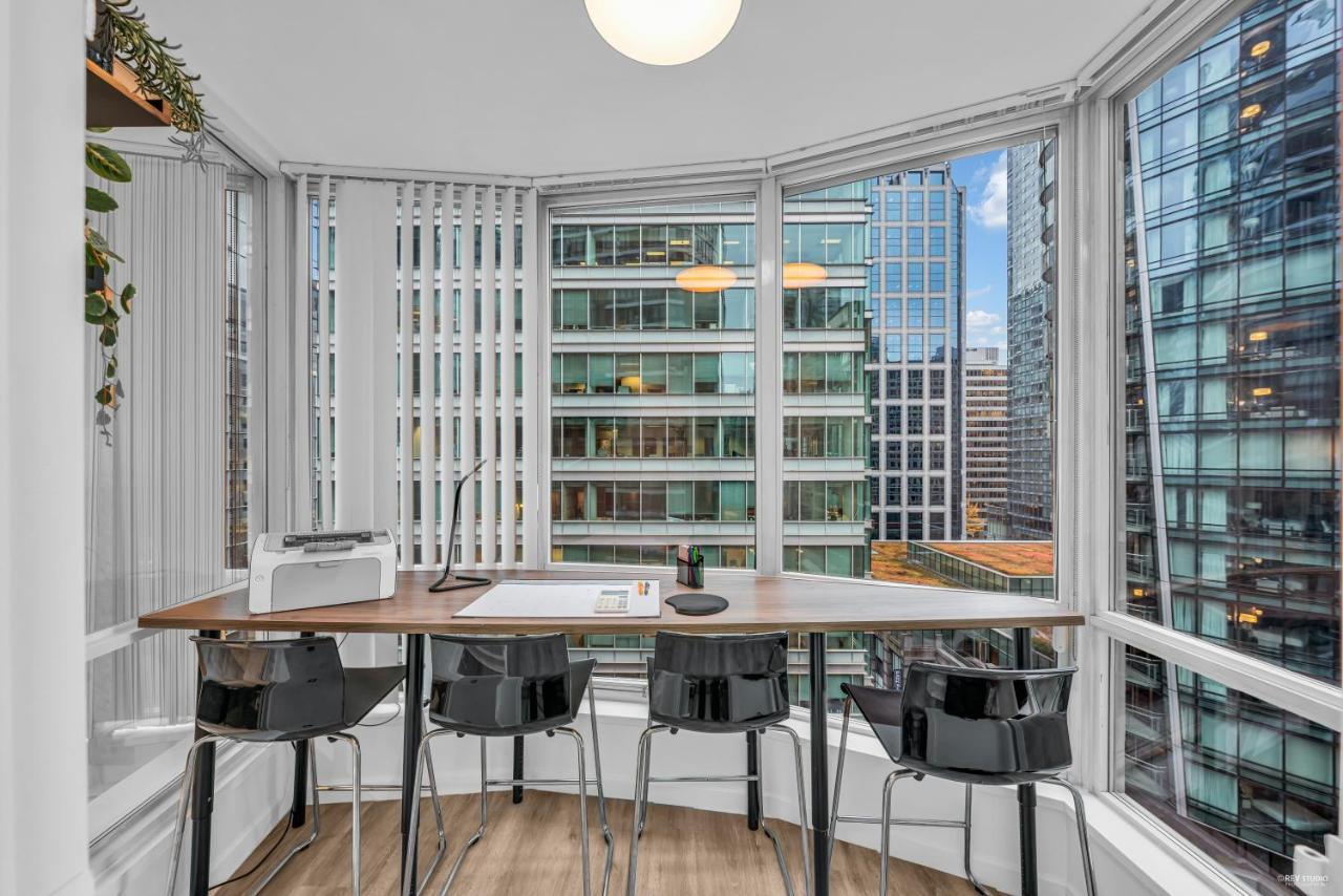 1-Br Condo In Downtown Coal Harbour With Parking And City Views Vancouver Extérieur photo