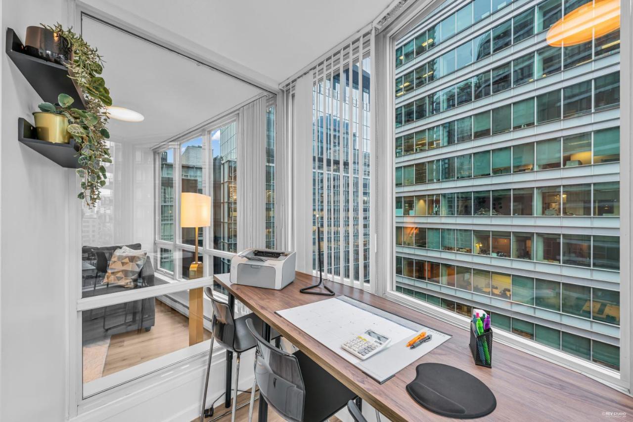 1-Br Condo In Downtown Coal Harbour With Parking And City Views Vancouver Extérieur photo